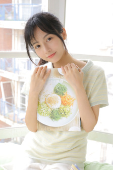他的舌伸进她的花丛