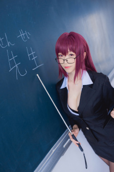 美女100%露全身